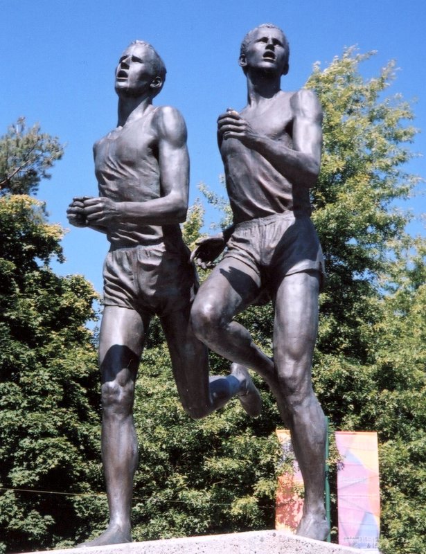 Statue of Roger Bannister and John Landy